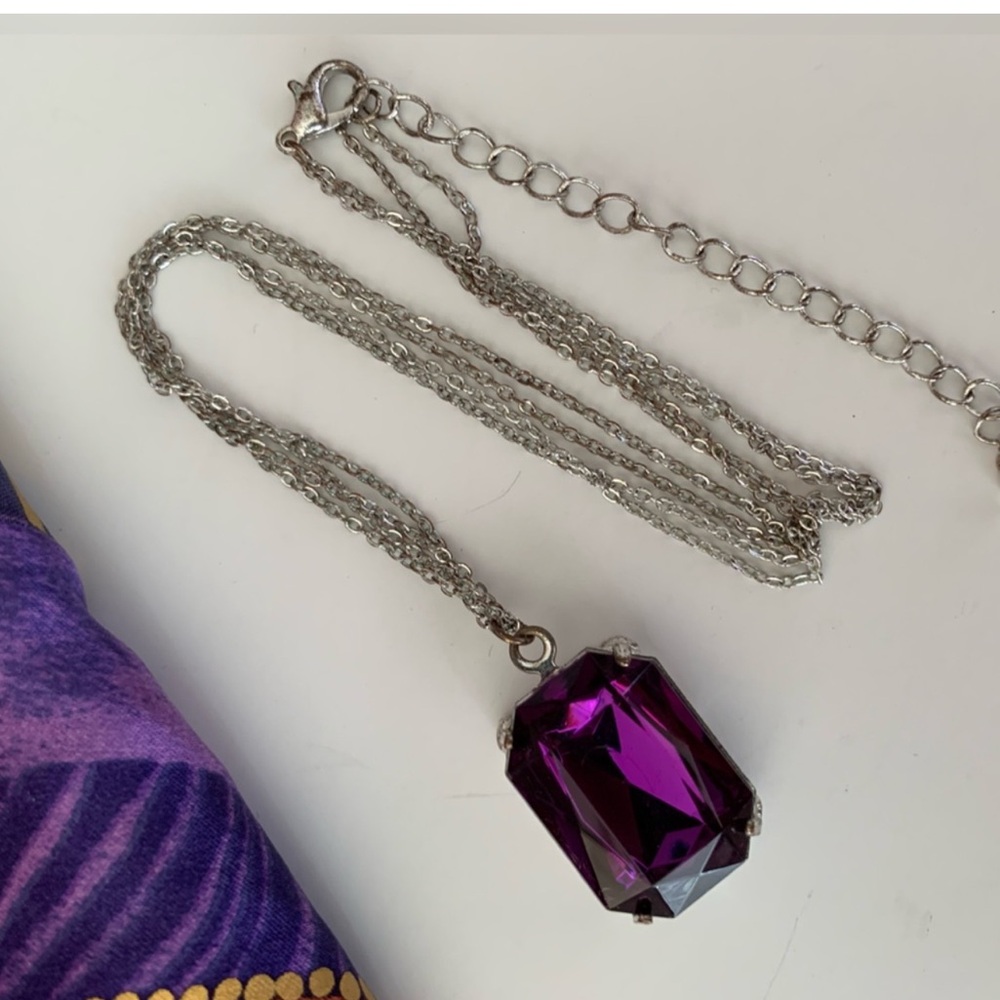 Vintage Elegant Purple Pendant Crystal Necklace. Long chain, adjustable. EUC